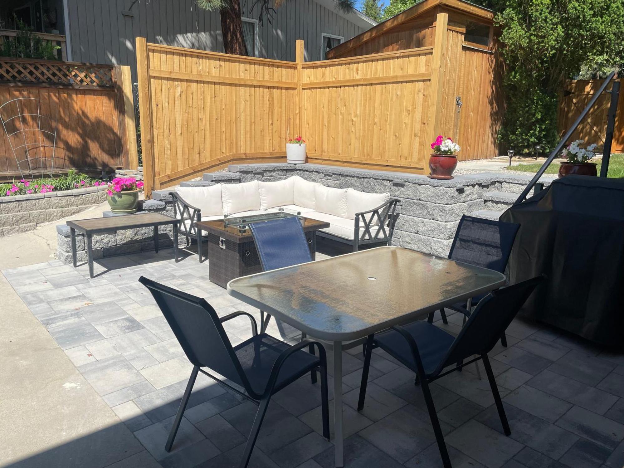 Bright Poolside Walkout Two Bedroom Basement Suite In The Okanagan Penticton Exterior foto